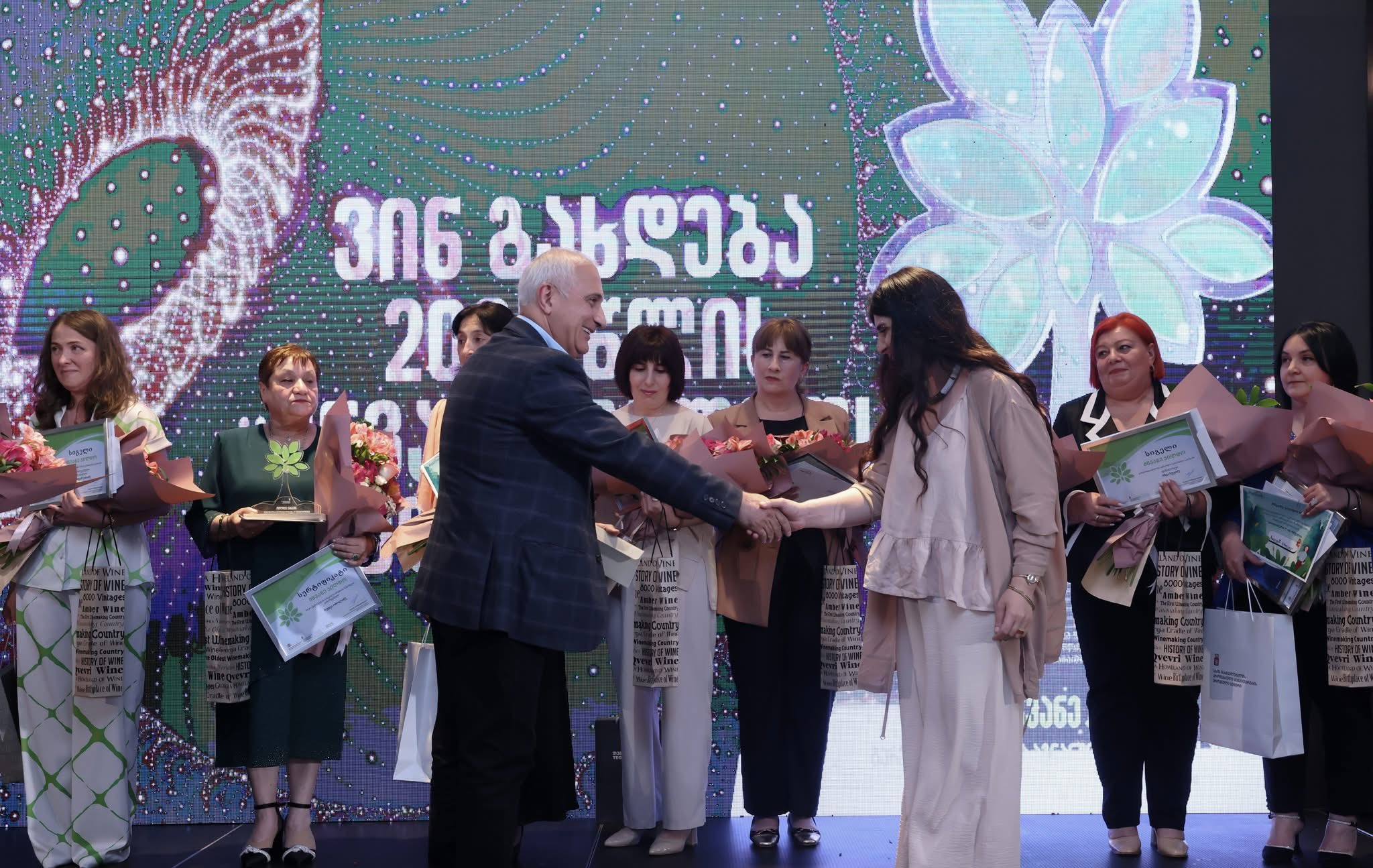 “ნარჩენების მართვის ბიზნეს ასოციაციამ” კონკურსზე „მწვანე ჯილდო“ სპეციალური პრიზებით დააჯილდოვა ორი პედაგოგი